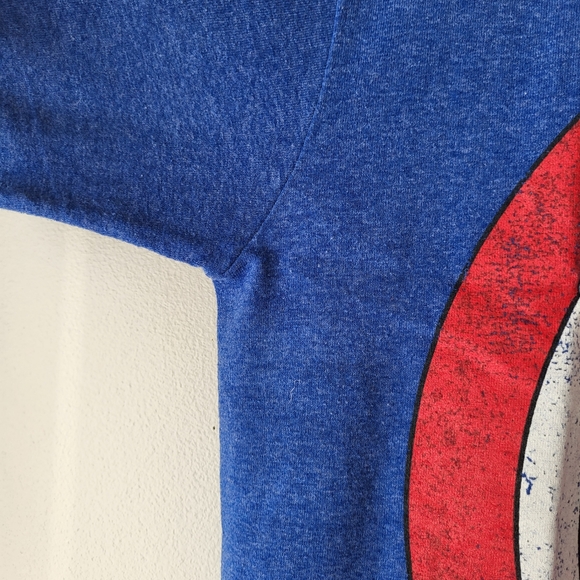 2/20$ Disney Store Captain Marvel blue short sleeve graffic worn out design Sz M - Picture 4 of 9